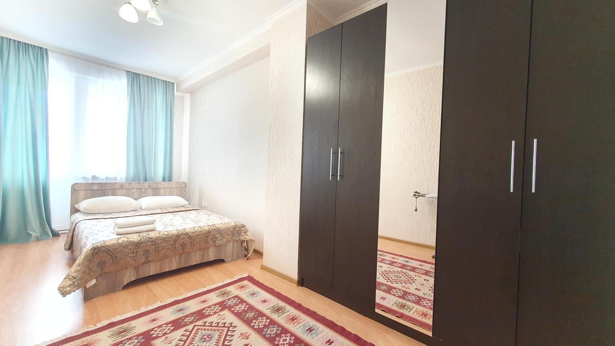 Apartment 36 3х комн кв на 1-8 человек с шикарным видом на байтерек Nur-Sultan (Astana)