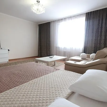 36 3Х Комн Кв На 1-8 Человек С Шикарным Видом На Байтерек Nur-Sultan  Exterior photo