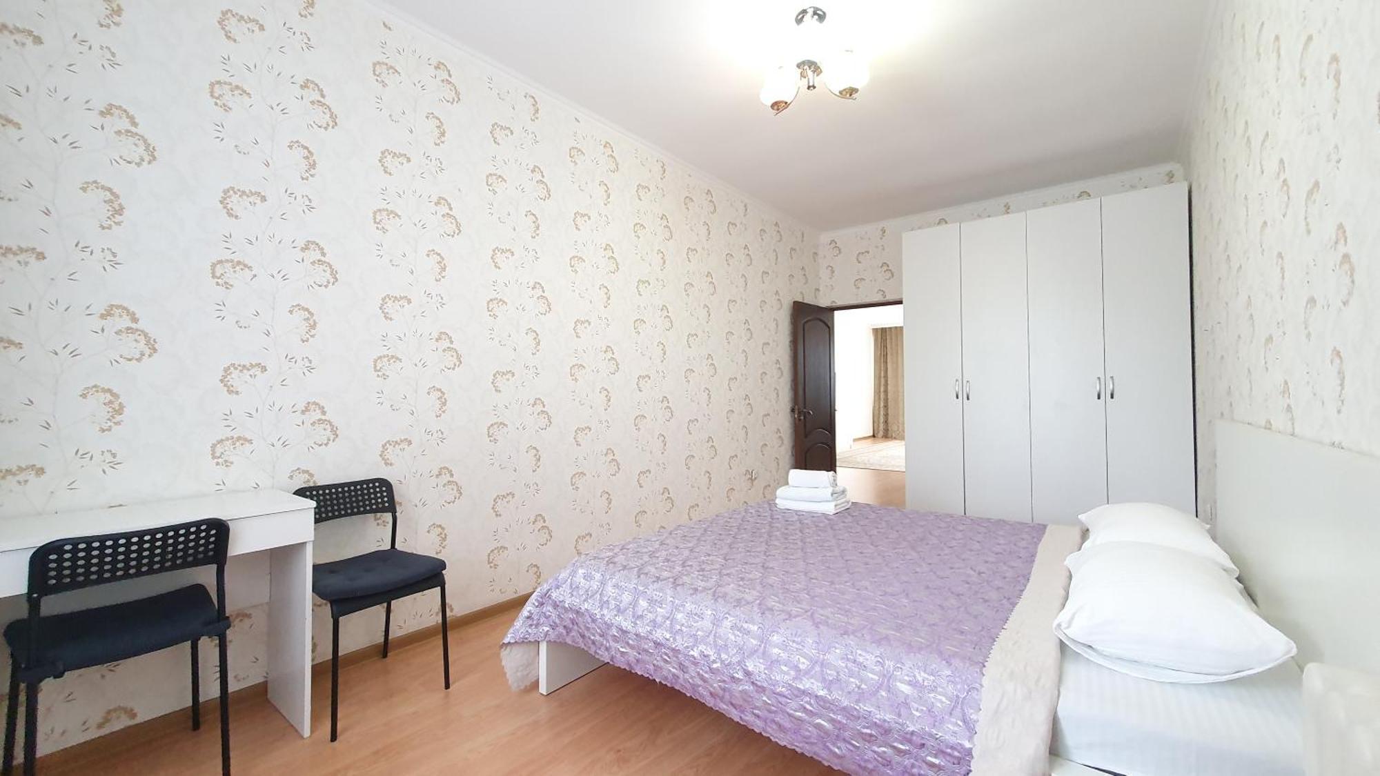 36 3х комн кв на 1-8 человек с шикарным видом на байтерек Apartment *