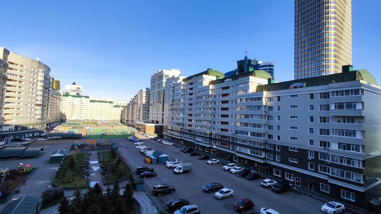 36 3х комн кв на 1-8 человек с шикарным видом на байтерек Nur-Sultan (Astana)